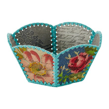 Load image into Gallery viewer, Dies: Spellbinders-VINTAGE HANDCRAFTED HEXAGON BASE AND SIDE BOWL DEEP ETCHED DIES FROM THE CHRISTMAS FLEA MARKET FINDS COLLECTION BY CATHE HOLDEN