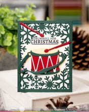 Load image into Gallery viewer, Dies: Waffle Flower-Snowflake Frame Die
